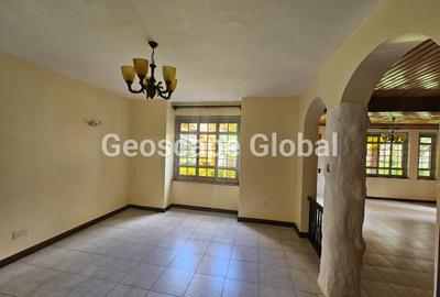 5 Bed House with En Suite in Runda - 2