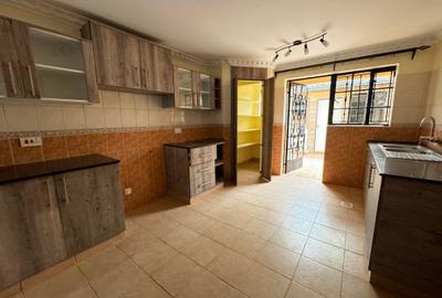 5 Bed Townhouse with En Suite in Lavington