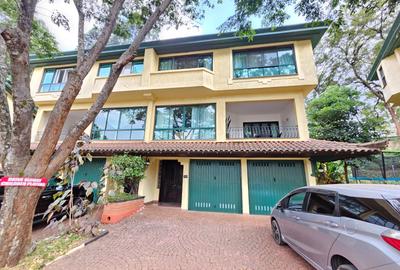 4 Bed Townhouse with En Suite in Kyuna