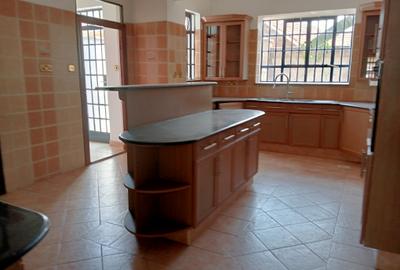 5 Bed Townhouse at Convent Road - 4