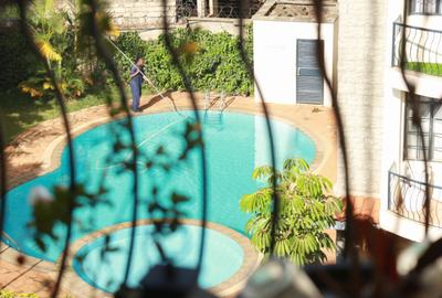 3 Bed Apartment with En Suite at Lavington - 2