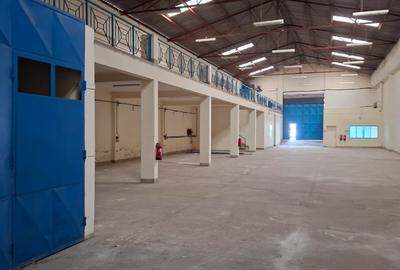 10,000 ft² Warehouse with Parking in Embakasi - 4
