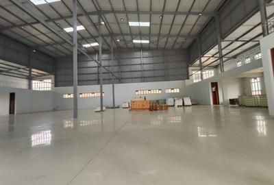 7,500 ft² Warehouse with Service Charge Included in Tatu City - 4