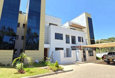 5 Bed Townhouse for Rent at Lavington Green