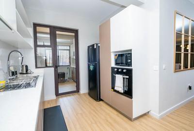 3 Bed Apartment with En Suite in Lavington - 4