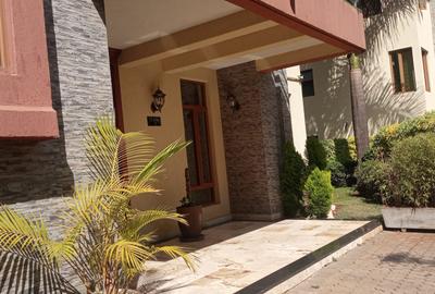 5 Bed Townhouse with En Suite at Lavington