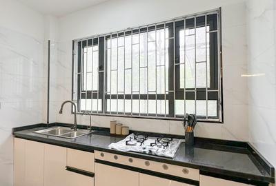 1 Bed Apartment with En Suite in Lavington - 4