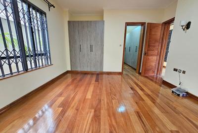 3 Bed Townhouse with En Suite in Thigiri