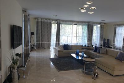 Furnished 4 Bed Apartment with En Suite in Spring Valley