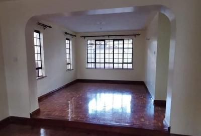 5 Bed Townhouse with En Suite in Lavington