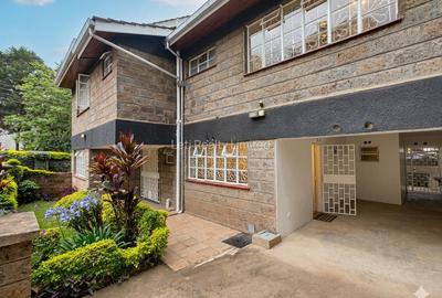 5 Bed Townhouse with En Suite in Kilimani - 4