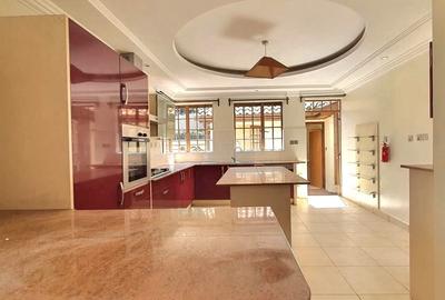 5 Bed Townhouse with Swimming Pool in Lavington