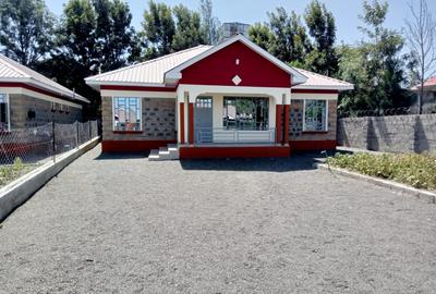 3 Bed Apartment with En Suite at Acacia Main Road