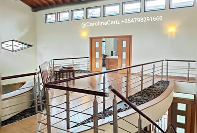 5 Bed Villa with En Suite at Kyuna Road
