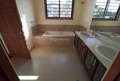 5 Bed Townhouse with En Suite at Lavington Green - 3