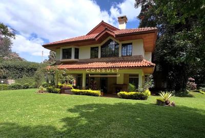 5 Bed Townhouse with Swimming Pool in Rosslyn