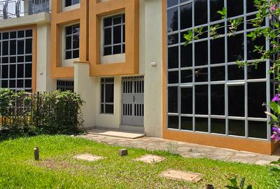 5 Bed Townhouse with En Suite at Off Convent Drive - 2