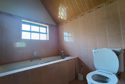 2 Bed House with En Suite in Runda