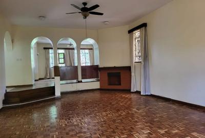 5 Bed House with En Suite in Nyari - 4