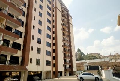 2 Bed Apartment with En Suite in Lavington