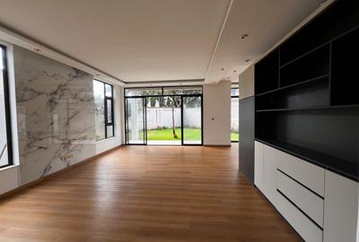 5 Bed Villa with En Suite in Lavington - 2