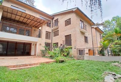 5 Bed Townhouse with En Suite at Lavington