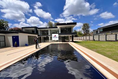 6 Bed Villa with En Suite in Nyari