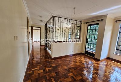 4 Bed House with En Suite in Runda