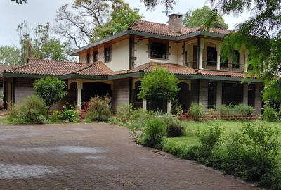 5 Bed House with En Suite in Nyari