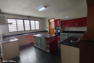 5 Bed Townhouse with En Suite at Convert Drive - 3