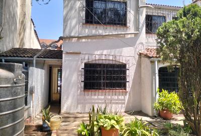 4 Bed Townhouse with En Suite in Kilimani - 3