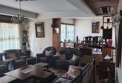 5 Bed House with Garden in Ridgeways - 3