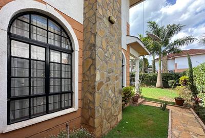 4 Bed Villa with En Suite at Kugeria Road - 4