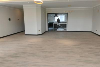 3 Bed Apartment with En Suite at Riverside Gardens
