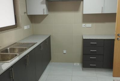 2 Bed Apartment with En Suite in Lavington