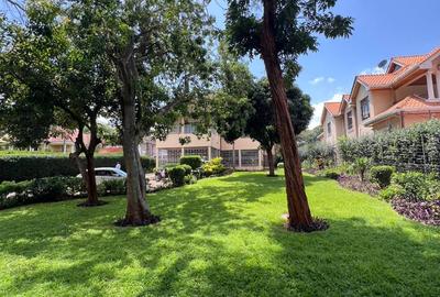 5 Bed Villa with En Suite in Runda - 2