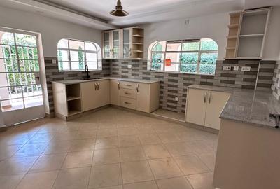 5 Bed House with En Suite at Bomas