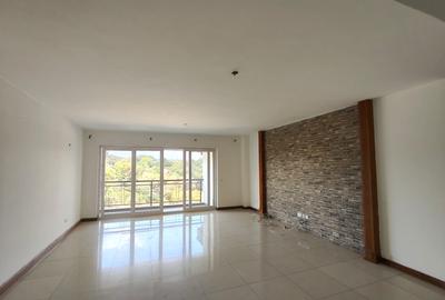4 Bed Apartment with En Suite at Parklands - 2