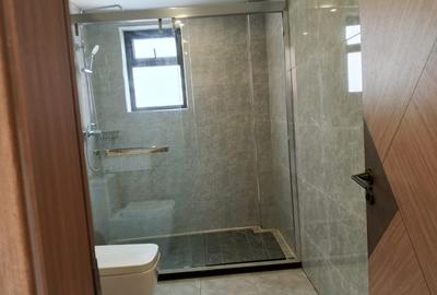 3 Bed Apartment with En Suite in Riverside - 2