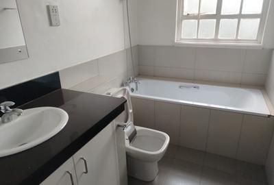 3 Bed Apartment with En Suite in Muthaiga - 4