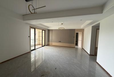 3 Bed Apartment with En Suite in Riverside - 4