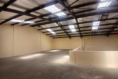 7,200 ft² Warehouse with Parking in Embakasi