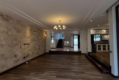 5 Bed Townhouse with En Suite in Lavington - 4
