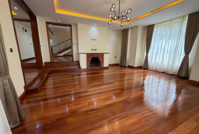 5 Bed House with En Suite at Rosslyn - 2