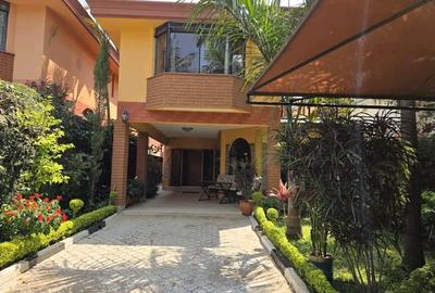 4 Bed House with En Suite in Spring Valley