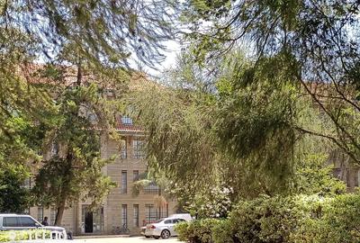 3 Bed Apartment with En Suite in Lavington