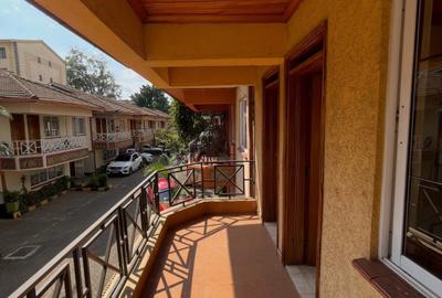 5 Bed Townhouse with En Suite in Lavington - 2