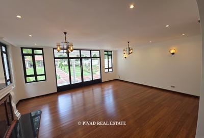 6 Bed House with Garden in Runda - 3