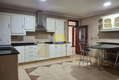 4 Bed Apartment in Westlands Area - 4