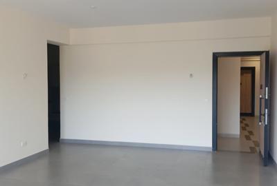 Serviced 2 Bed Apartment with En Suite in Parklands - 3